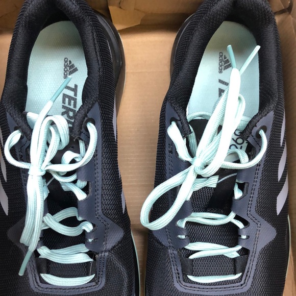 EUC- Adidas Outdoor Women's Terrex - Picture 7 of 8